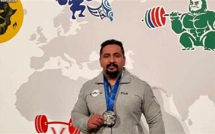 ‌هادی موسوی طلای جام بین قاره‌ای پرس‌سینه را بر گردن آویخت