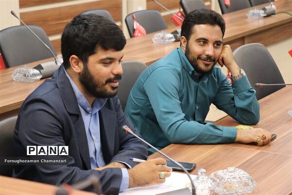 نشست هم‌اندیشی سازمان دانش‌آموزی خراسان‌رضوی با استان فارس