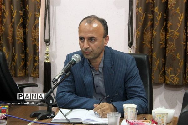 نشست مدیران مدارس در گلوگاه