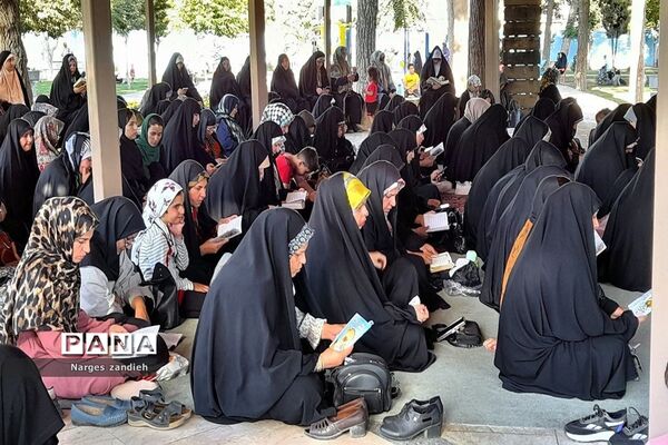 قرائت دعای پرفیض عرفه در بوستان شهدای گمنام ملارد
