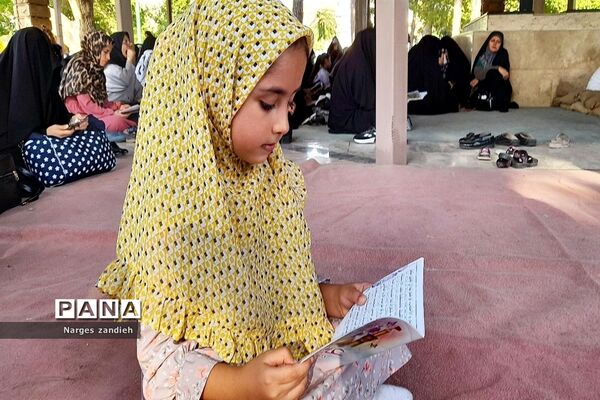 قرائت دعای پرفیض عرفه در بوستان شهدای گمنام ملارد