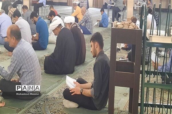 برگزاری دعای عرفه در مصلی امام خمینی(ره) پاکدشت