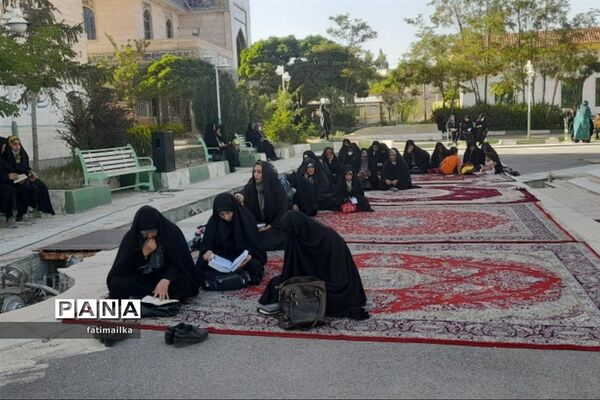 برگزاری مراسم دعای عرفه در دانشگاه آزاد اسلامی شهرستان فیروزکوه