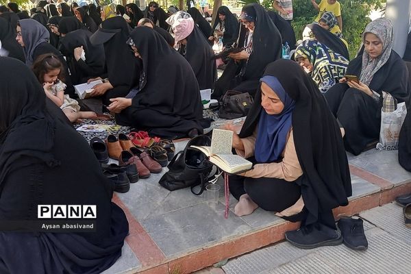 برگزاری مراسم دعای پرفیض عرفه در گلزار شهدای‌ شهرستان‌قرچک