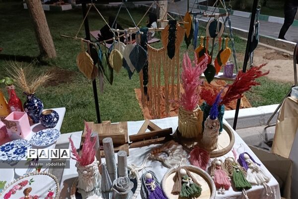افتتاحیه غرفه‌های صنایع دستی در شهرستان‌قرچک