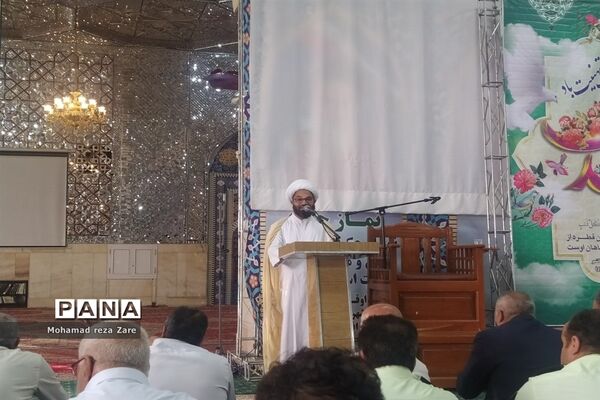 برپایی نماز عید قربان در امامزاده سید حمزه، کاشمر