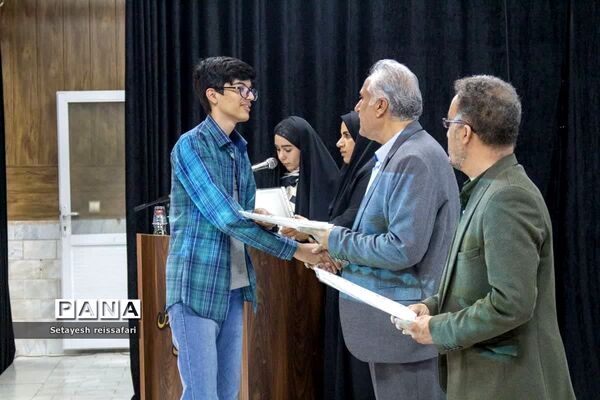 آیین تجلیل از دانش‌آموزان برتر شهرستان محلات
