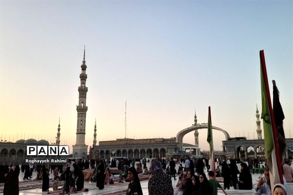 حال و هوای مسجد جمکران و کوه خضر نبی در روز عرفه