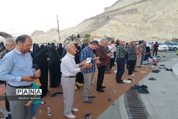 حال و هوای مسجد جمکران و کوه خضر نبی در روز عرفه