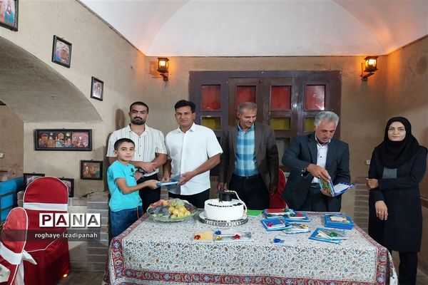 برگزاری جشن پایان سال تحصیلی کلاس ششمی‌ها در دبستان منتظرقائم خاتم