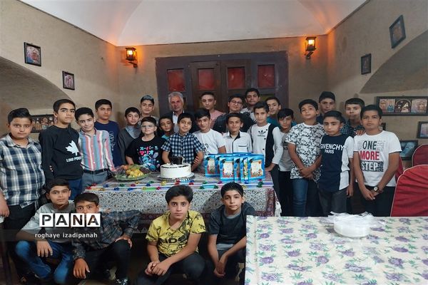 برگزاری جشن پایان سال تحصیلی کلاس ششمی‌ها در دبستان منتظرقائم خاتم