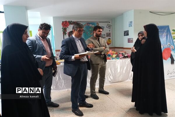 بازدید مسئولان حوزه  آموزش ابتدایی وزارت آموزش و پرورش از دبستان شقایق‌ها صفادشت