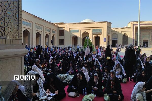مراسم دعای پرفیض عرفه در حرم مطهر حضرت شاهچراغ (ع)