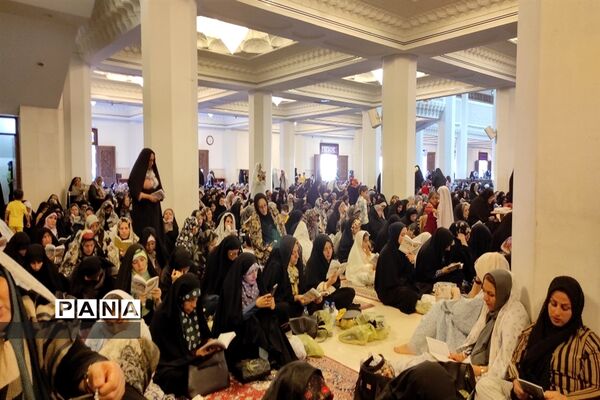 مراسم دعای پرفیض عرفه در حرم مطهر حضرت شاهچراغ (ع)