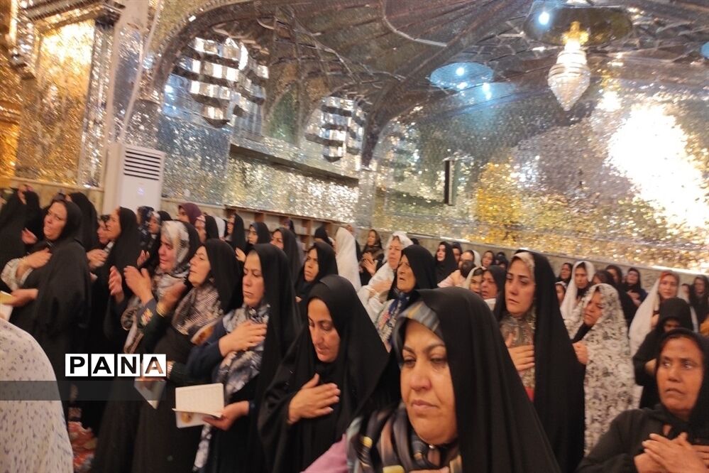 مراسم دعای پرفیض عرفه در حرم مطهر حضرت شاهچراغ (ع)
