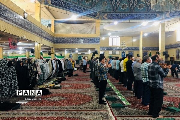 نماز عید قربان در مصلی صاحب‌الزمان شهرستان بهارستان