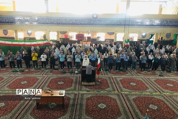 نماز عید قربان در مصلی صاحب‌الزمان شهرستان بهارستان