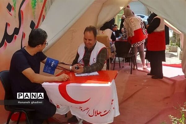 برپایی ایستگاه‌سلامت توسط جمعیت هلال‌احمر قرچک در روستای ولی‌آباد
