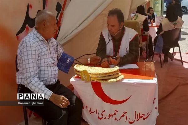 برپایی ایستگاه‌سلامت توسط جمعیت هلال‌احمر قرچک در روستای ولی‌آباد