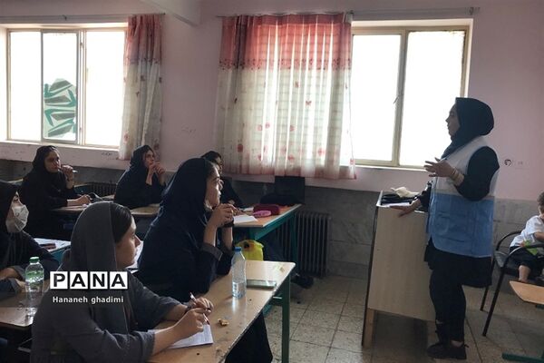 آموزش هلال‌احمر در ایام تابستان در مدارس شهرستان قرچک