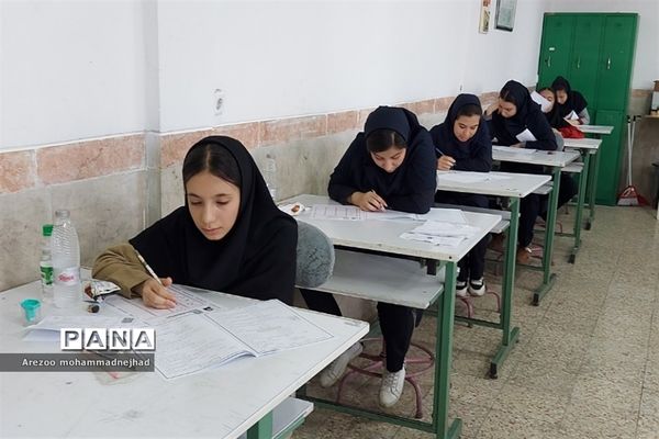 برگزاری آزمون نمونه‌دولتی در هنرستان‌ کمال شهرستان‌ قرچک