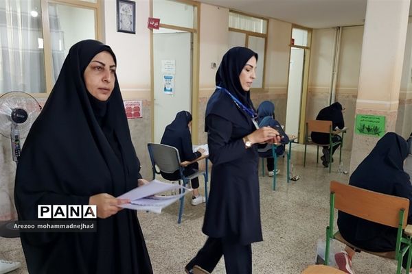 برگزاری آزمون نمونه‌دولتی در هنرستان‌ کمال شهرستان‌ قرچک