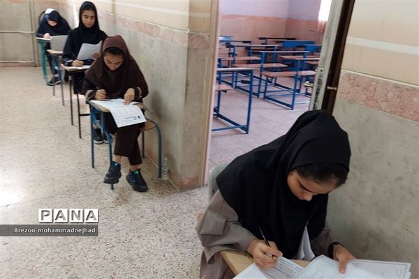 برگزاری آزمون نمونه‌دولتی در هنرستان‌ کمال شهرستان‌ قرچک