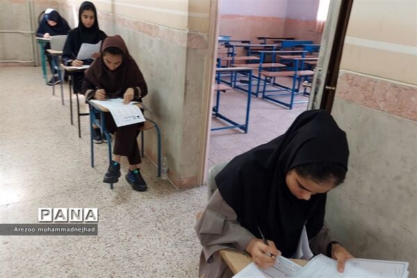 برگزاری آزمون نمونه‌دولتی در هنرستان‌ کمال شهرستان‌ قرچک