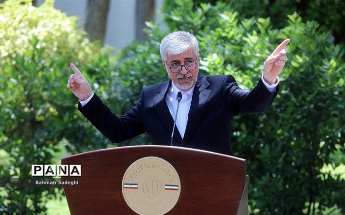 ورود‌ وزیر ورزش به ماجرای تمرین استقلال؛ با مسببان بدون مماشات برخورد شود