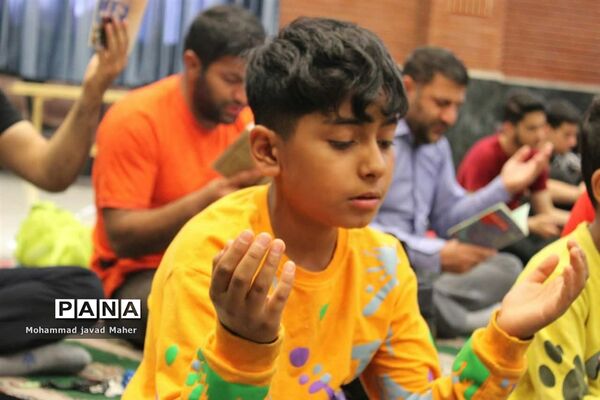 مراسم دعای ندبه در  یادمان شهدای گمنام بوستان حضرت ولیعصر(عج) شهرستان قدس