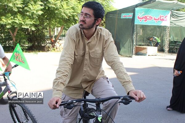 همایش دوچرخه‌سواری «پدر و پسری» در قم