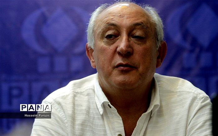 دولتمردان پرسپولیس را بیشتر از استقلال دوست دارند