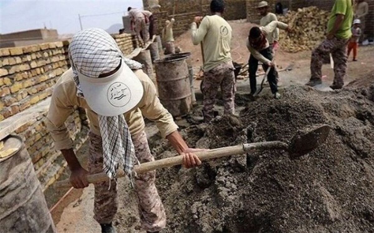 اردوی جهادی دانش‌آموزان استان مرکزی در مناطق زلزله‌زده خوی/فیلم