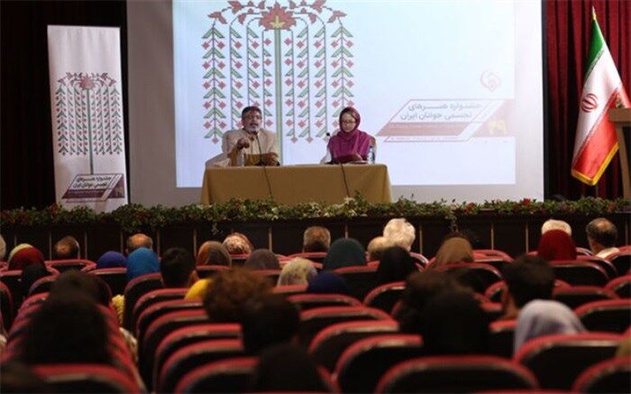 آثار هنرجویان جشنواره هنرهای تجسمی جوانان ایران به نمایش درمی‌آید