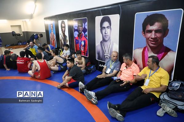 روز پایانی اولین جشنواره کشتی آزاد خردسالان جام پهلوانک‌ها