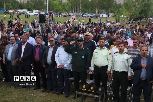 برداشت رز دمشقی در روستای عنصرود تبریز