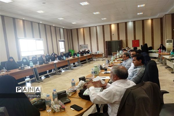 جلسه مشاوره هدایت تحصیلی منطقه 12