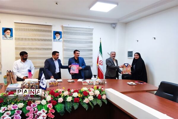 نشست غیرعلنی هیات رئیسه مجلس دانش‌آموزی شهرستان بافق با شهردار و اعضای شورای شهر