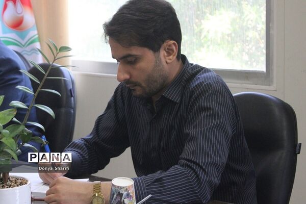 جلسه هماهنگی معاونت پرورشی و فرهنگی اداره‌کل آموزش و پرورش استان بوشهر با هلال احمر‌