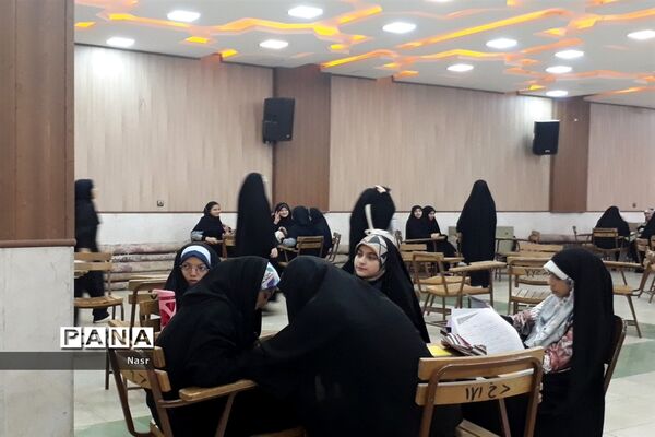 ‌مرحله نیمه‌نهایی لیگ علمی پایا در مدرسه امام محمد‌باقر(ع) اصفهان