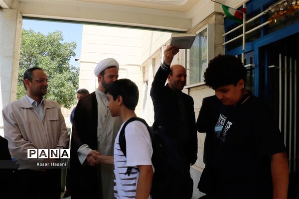 دومین کاروان اردوی زیارتی مشهد مقدس برای دانش‌آموزان و فرهنگیان آذربایجان شرقی