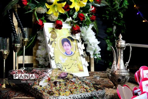 مراسم ترحیم دانش‌آموز قهرمان کاشمری