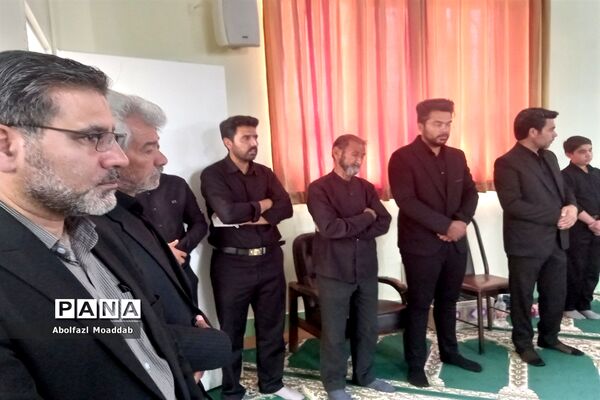 مراسم ترحیم دانش‌آموز قهرمان کاشمری