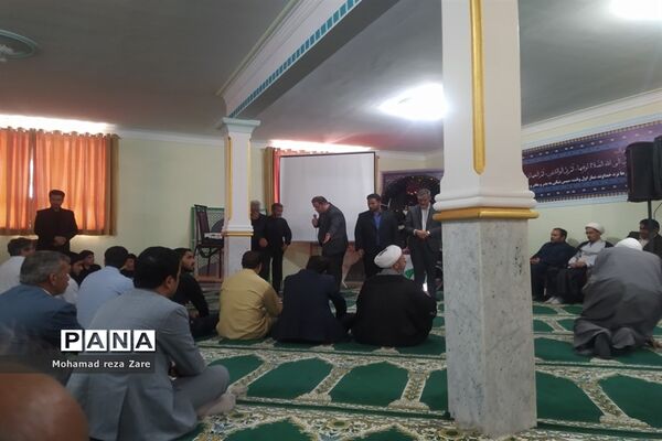 مراسم ترحیم دانش‌آموز قهرمان کاشمری