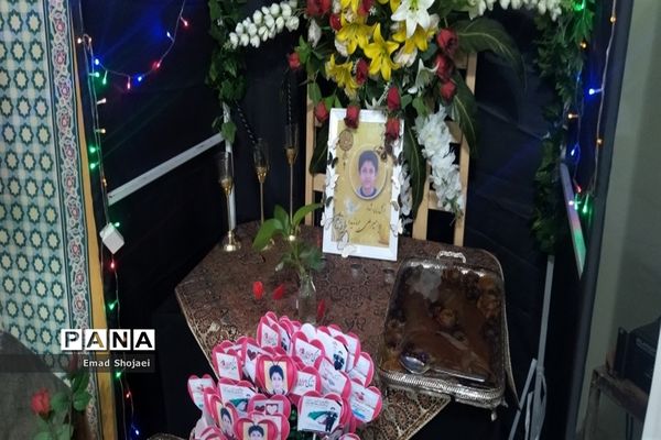 مراسم ترحیم دانش‌آموز قهرمان کاشمری