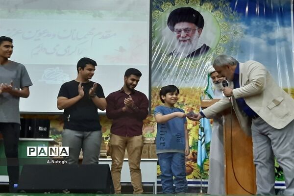 جشن فارغ‌التحصیلی پایه دوازدهم مدرسه ۱۷ شهریور