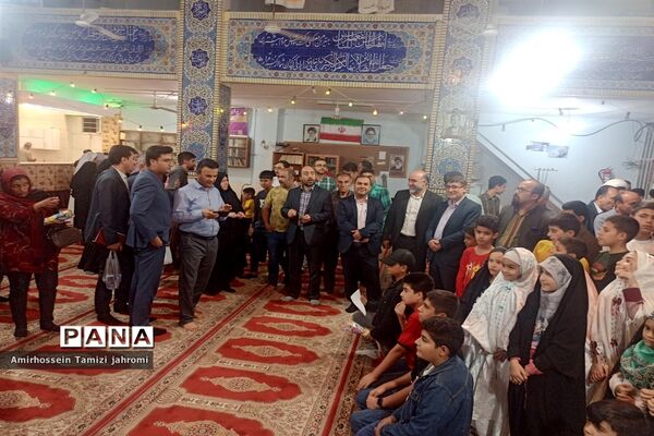 اجرای طرح مسجدمحوری همراه با میز خدمت معاونان اداره آموزش و پرورش ناحیه 3 در مسجد‌الرضا