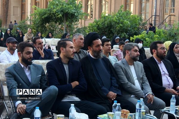 محفل شعر «سایه بوتراب»