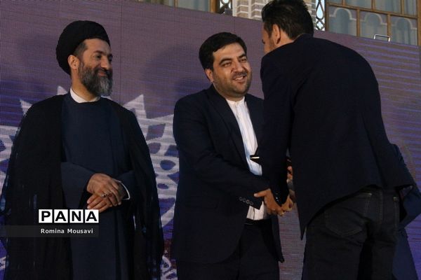 محفل شعر «سایه بوتراب»