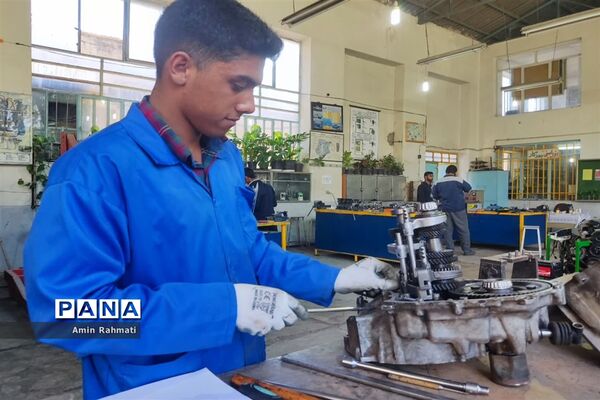 برگزاری مسابقات علمی مهارتی هنرستان‌های استان فارس